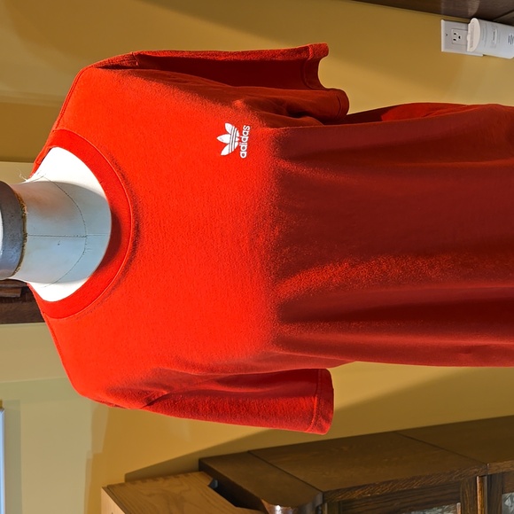 ADIDAS Vintage Men's Red short sleeves T-Shirt - Picture 2 of 9
